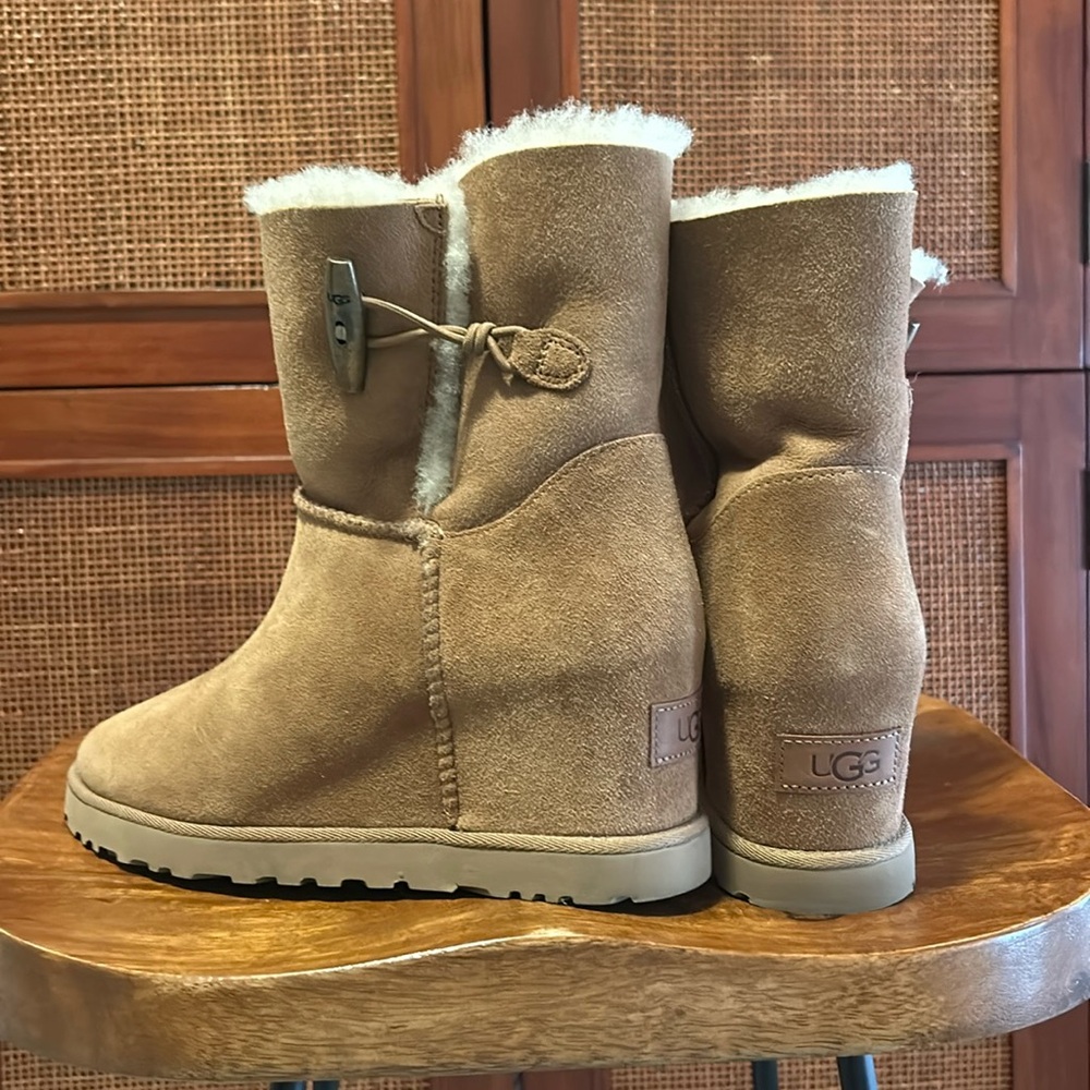 Ugg Classic Femme Toggle Wedge Boot size 9.5 worn once! 1113479